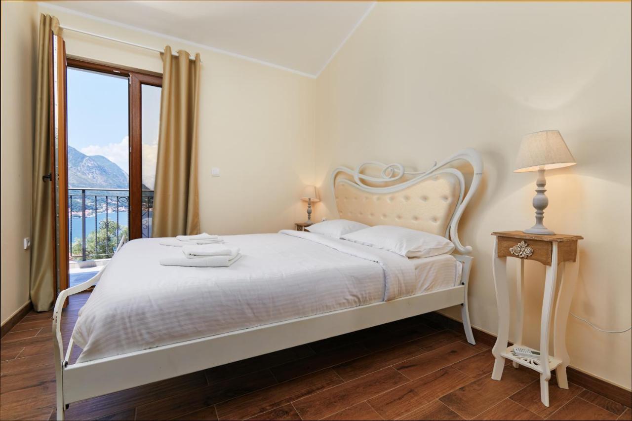 Our Sunset Apartments With Pool And Sea View Kotor Luaran gambar